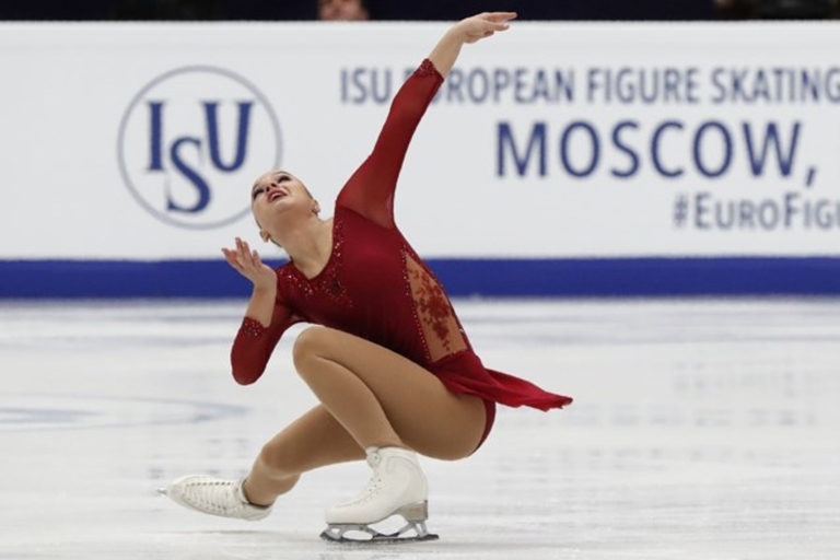 Loena Hendrickx pakt knappe 5e plaats op EK kunstschaatsen in Moskou met persoonlijk record